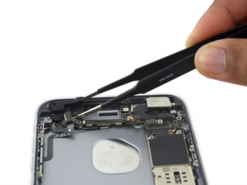 Замена кнопки включения, громкости и переключателя вибро режима iPhone 11 Pro