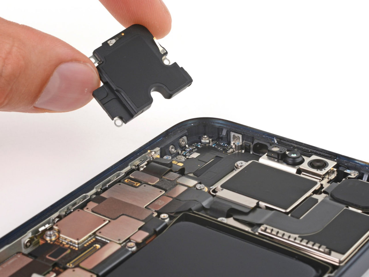 Замена динамика слухового/разговорного (верхнего) iPhone 13 mini Замена динамика слухового/разговорного (верхнего) iPhone 13 mini