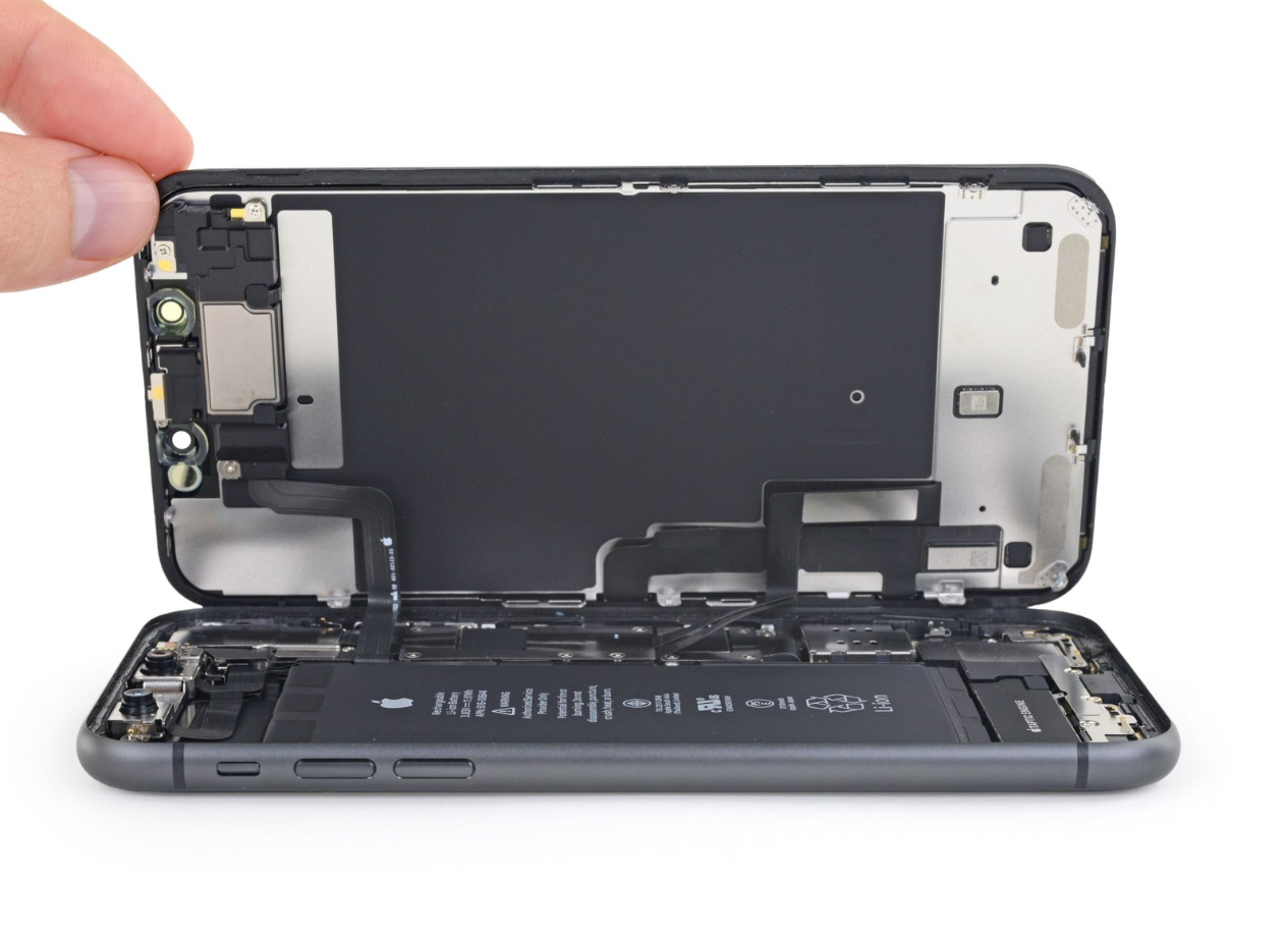 Замена стекла дисплея iPhone 11 Замена стекла дисплея iPhone 11