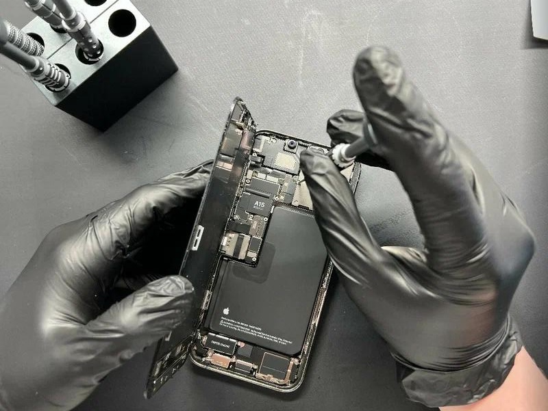iPhone ремонт.jpg