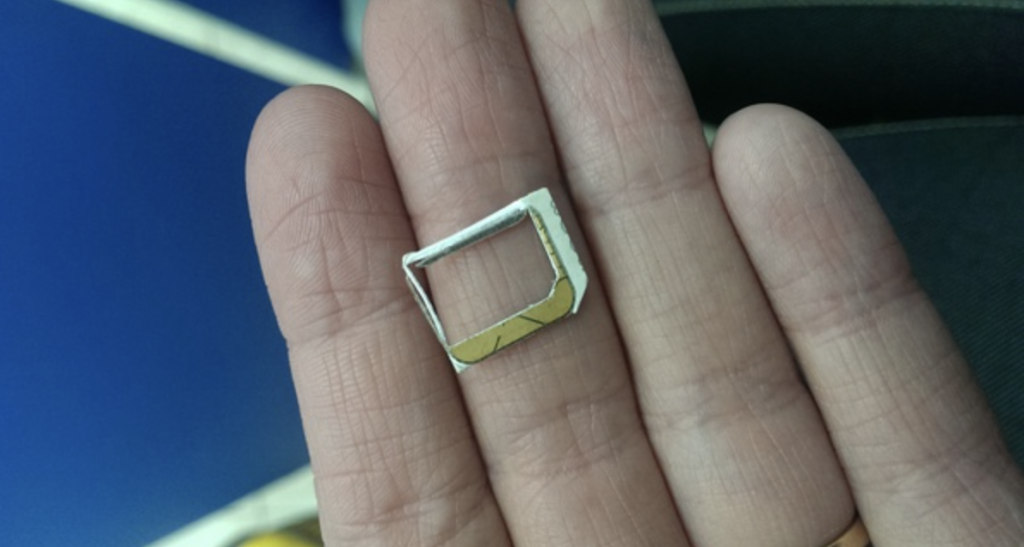 iPhone не видит сим