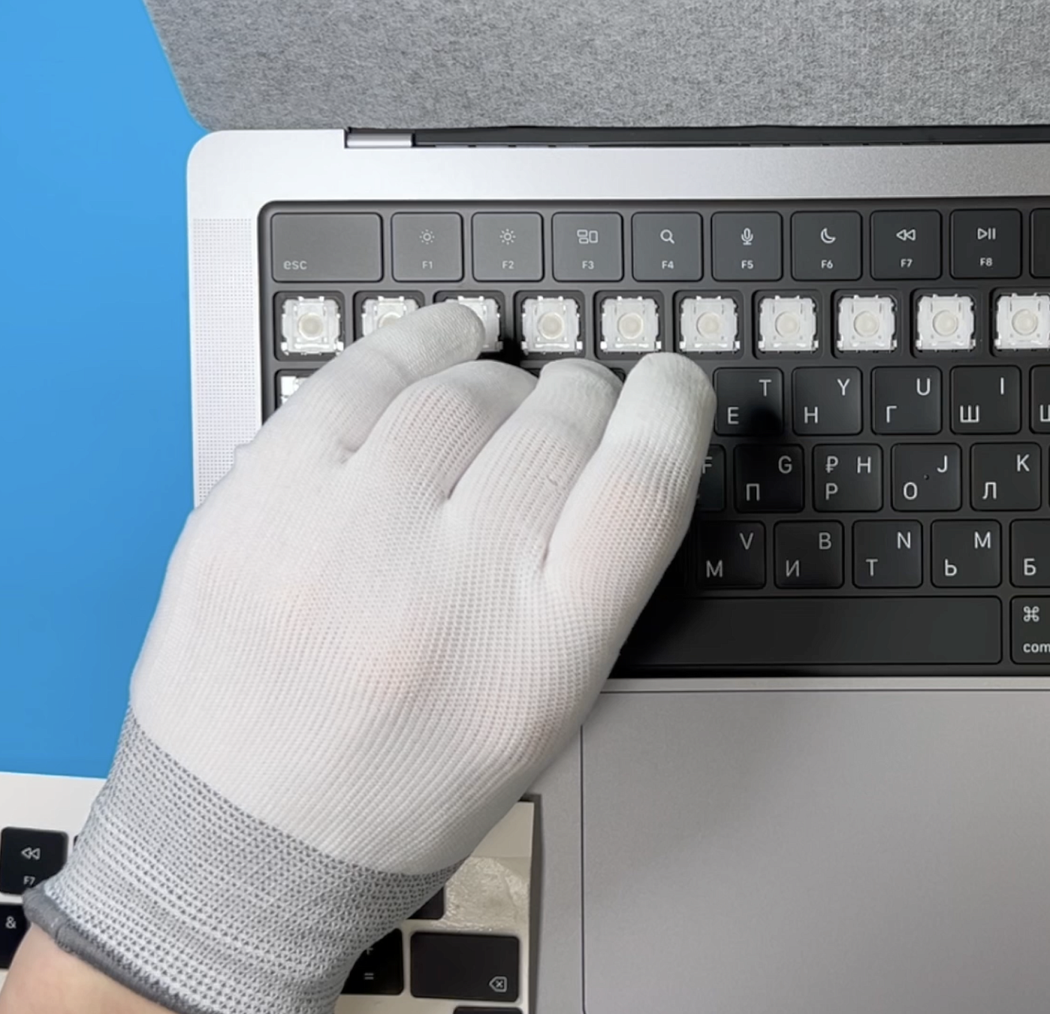 Чистка клавиатуры MacBook Чистка клавиатуры MacBook