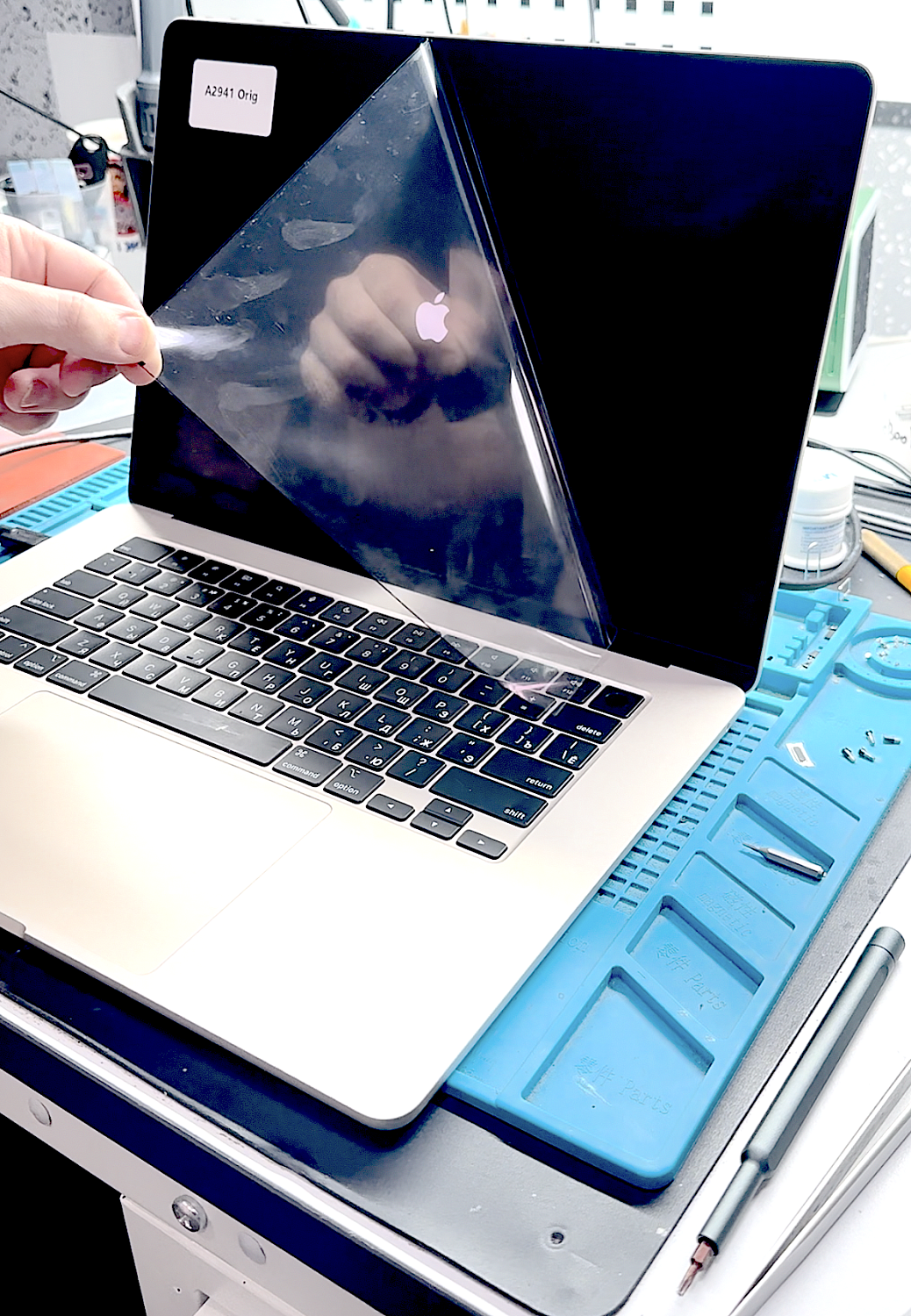 Чистка клавиатуры MacBook Чистка клавиатуры MacBook