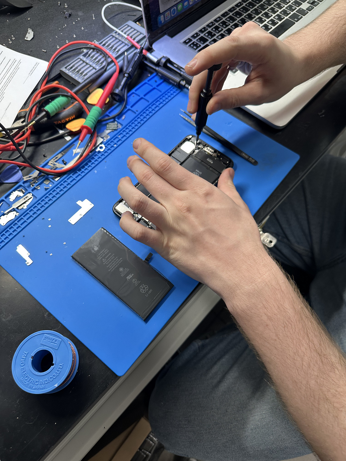 Замена разъема зарядки iPhone